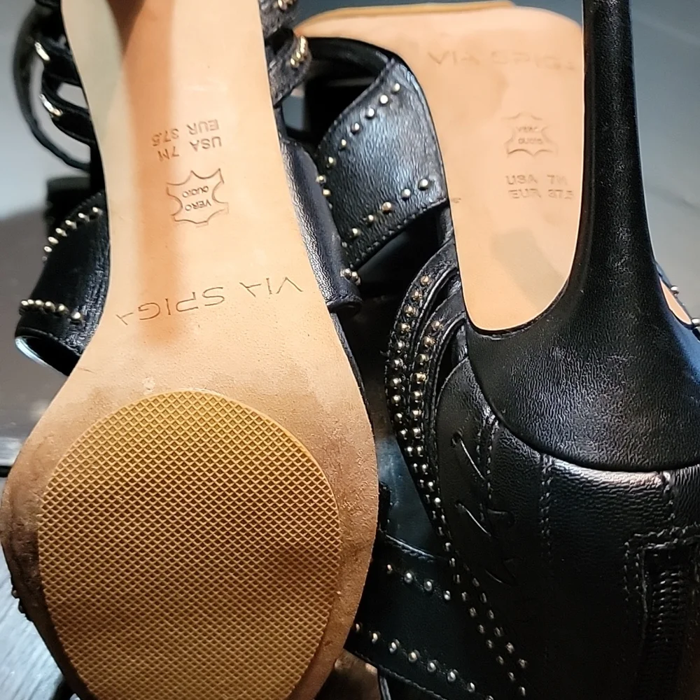 VIA Spiga ,black leather ,caged with gold studs , 37.5 . - Picture 8 of 11